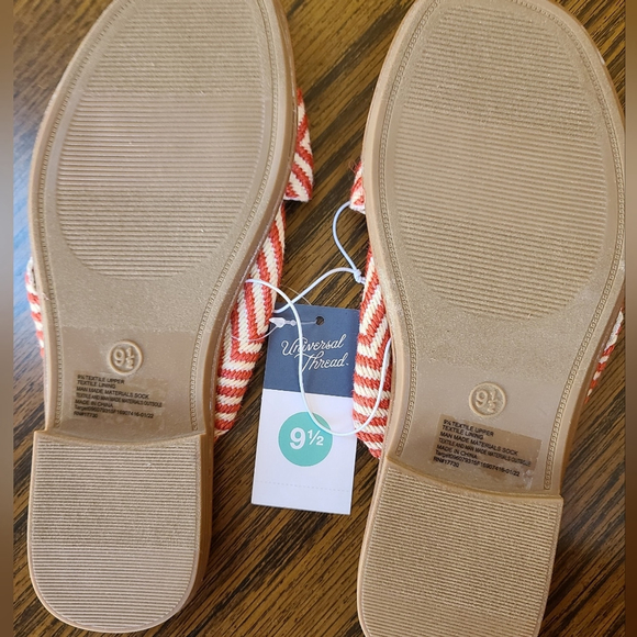 Universal Thread Red Sandals Size 9.5 New - Picture 4 of 7